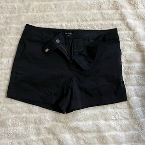 Daisy Fuentes Ladies Black Cuffed Shorts Size 10